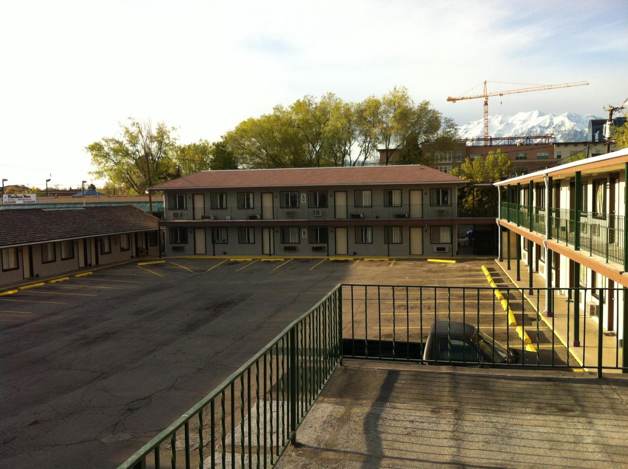 Provo Inn & Suites Exterior foto
