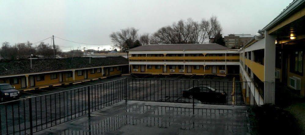 Provo Inn & Suites Exterior foto